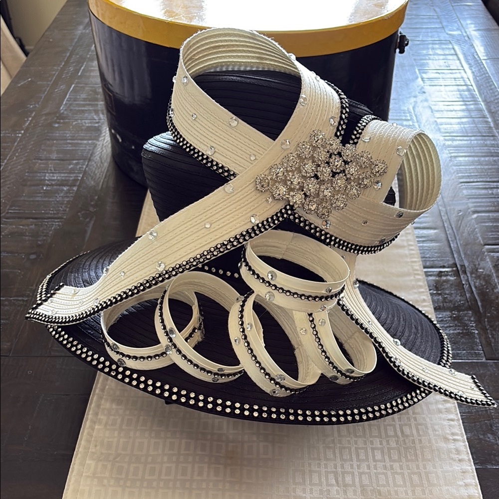 Chic Black and White Hat with Elegant Design
